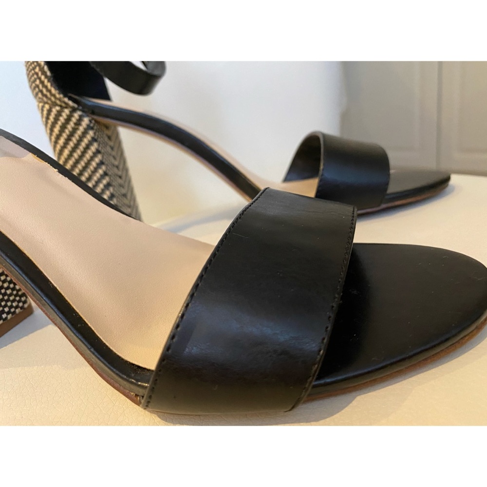 NINE WEST Sandals - Picture 9 of 10